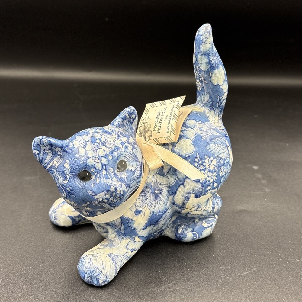 Porcelain Patchworks Crouching Kitty Cat Blue White  Vintage Cottage Core - Picture 6 of 8